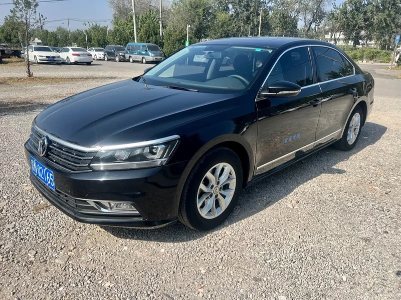 Volkswagen Passat — фото 1
