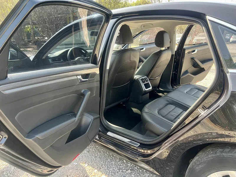 Volkswagen Passat — фото 12
