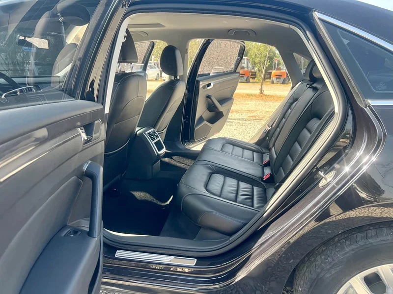 Volkswagen Passat — фото 13
