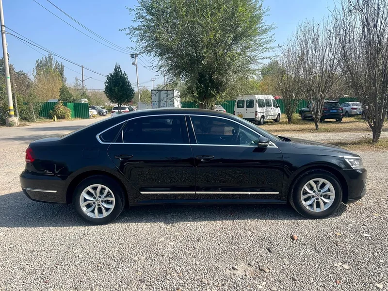 Volkswagen Passat — фото 4