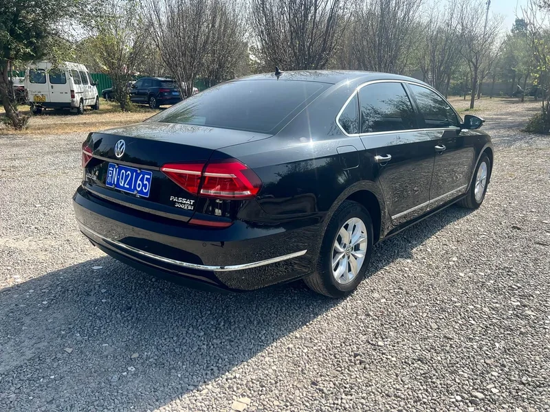 Volkswagen Passat — фото 5