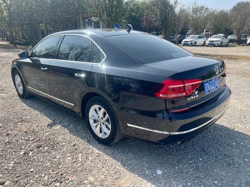 Volkswagen Passat — фото 7