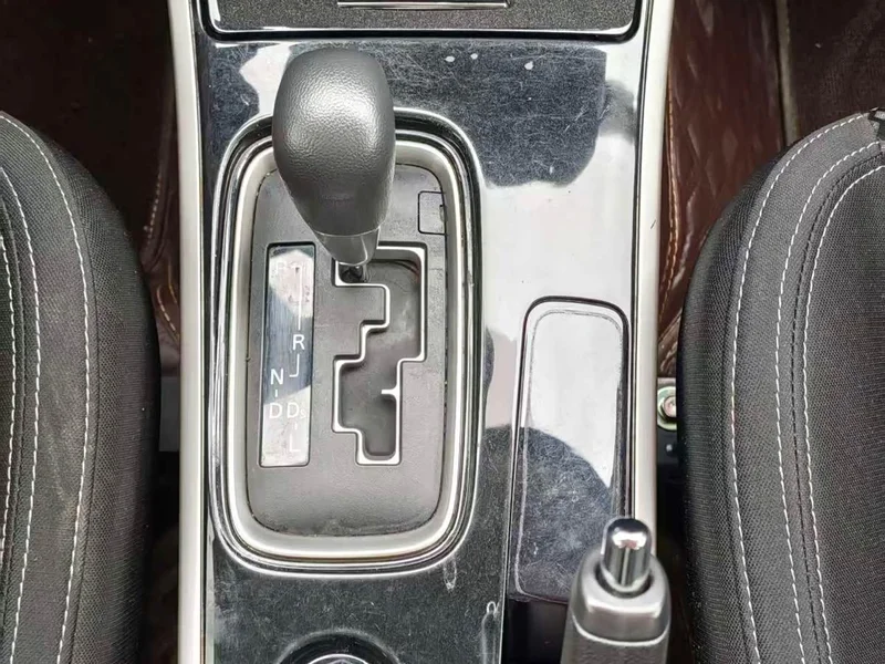 Mitsubishi Outlander — фото 12