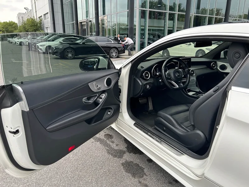 Mercedes-Benz C-Class (Imported) — фото 11