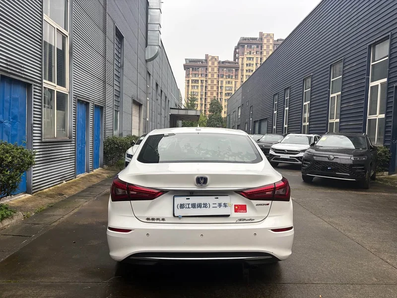 Changan Eado — фото 10
