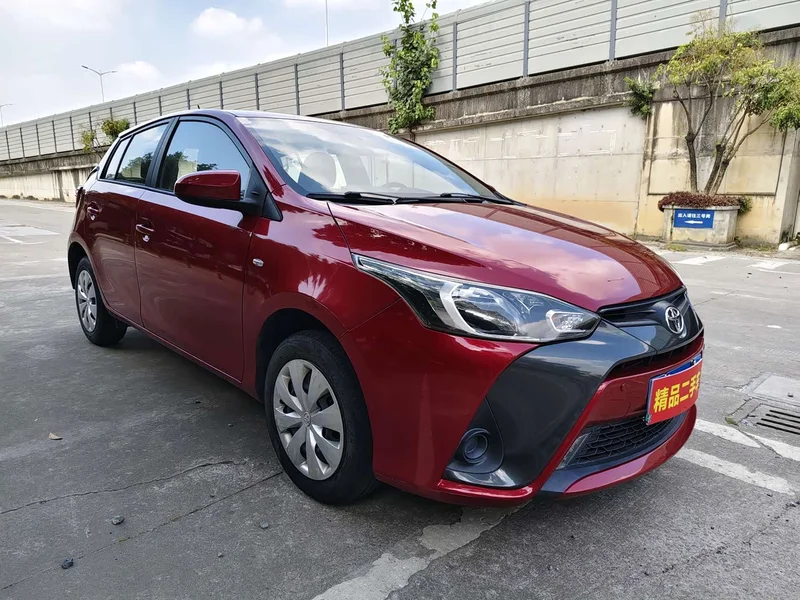 Toyota Yaris L — фото 3