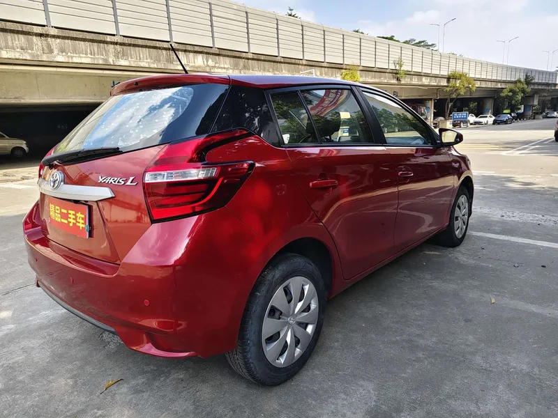 Toyota Yaris L — фото 6
