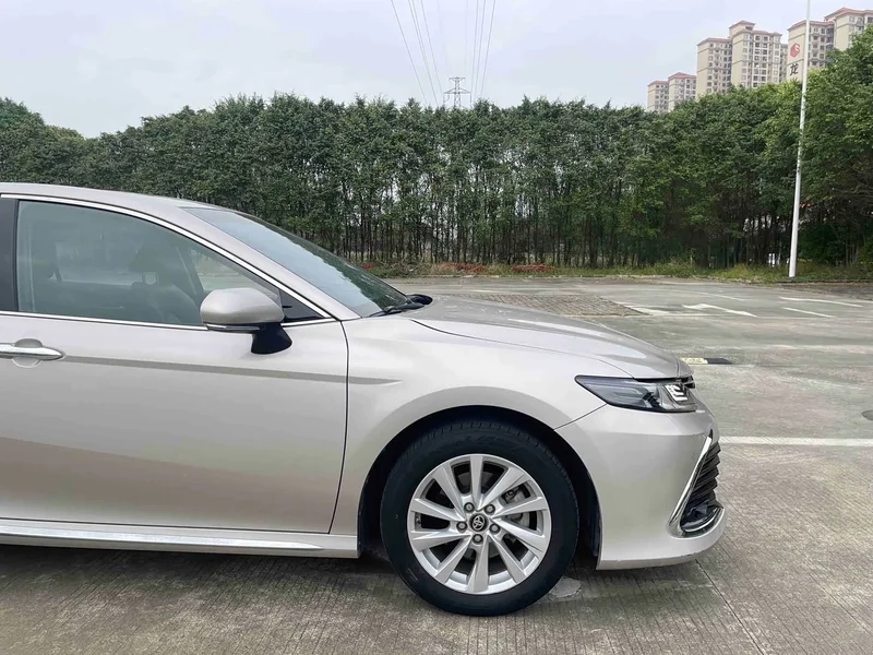 Toyota Camry — фото 5