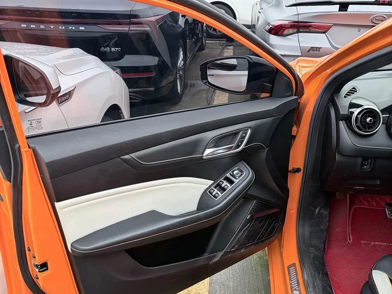 MG MG6 — фото 3
