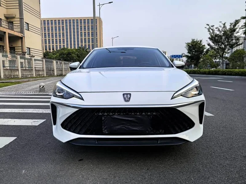 Roewe i5 — фото 1