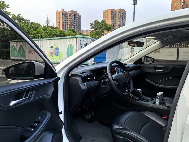 Roewe i5 — фото 5