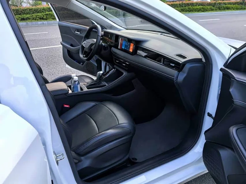 Roewe i5 — фото 7