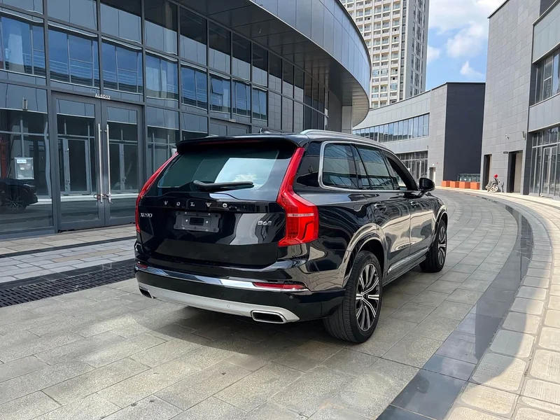 Volvo XC90 — фото 15