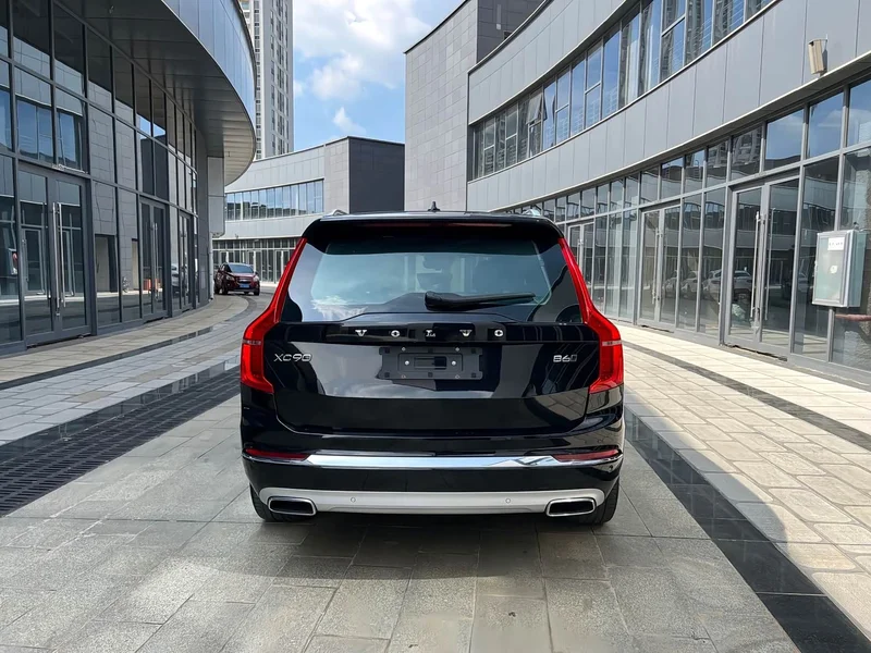 Volvo XC90 — фото 16