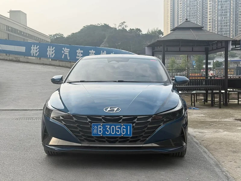 Hyundai Elantra — фото 2