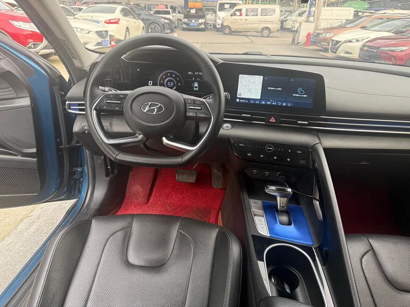 Hyundai Elantra — фото 10