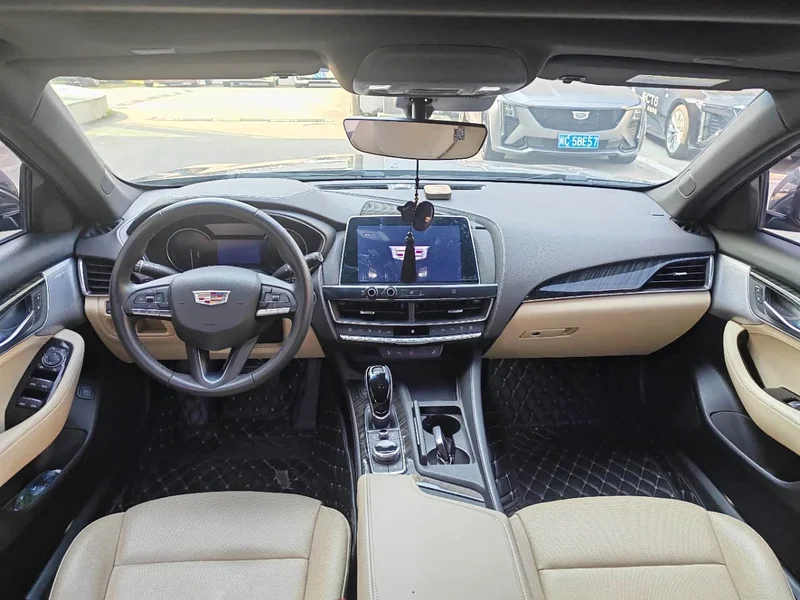 Cadillac CT5 — фото 7