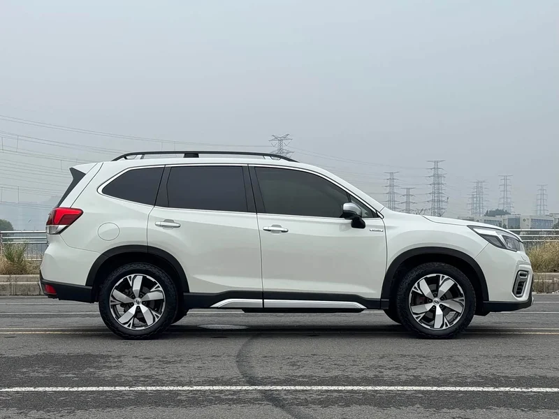 Subaru Forester — фото 4