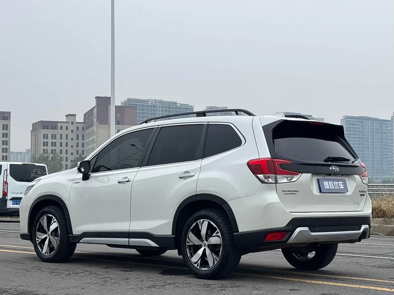Subaru Forester — фото 8