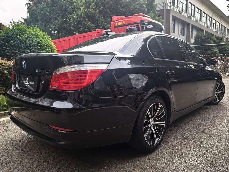 BMW 5-Series — фото 18
