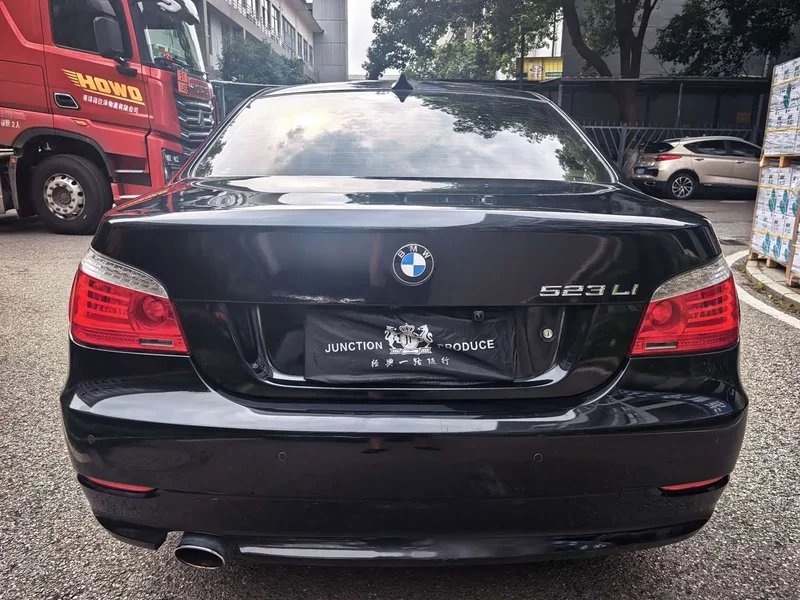 BMW 5-Series — фото 19