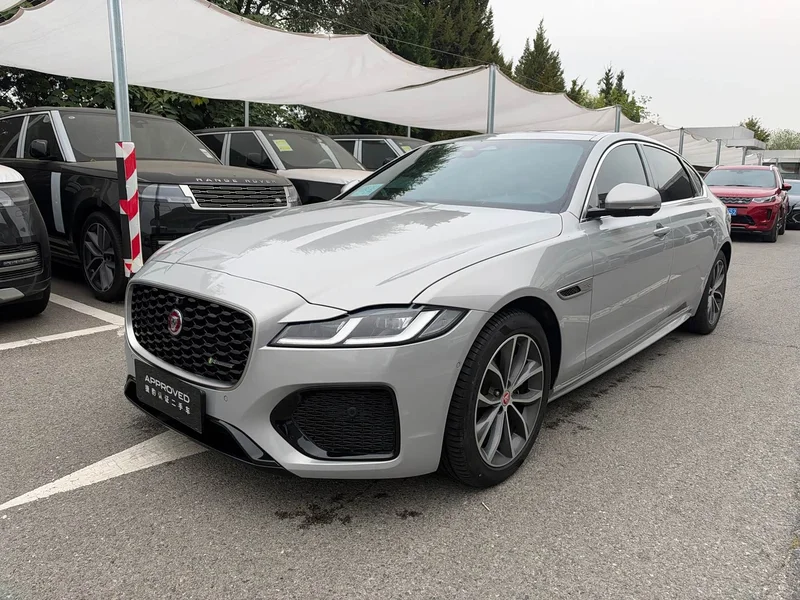 Jaguar XFL — фото 1