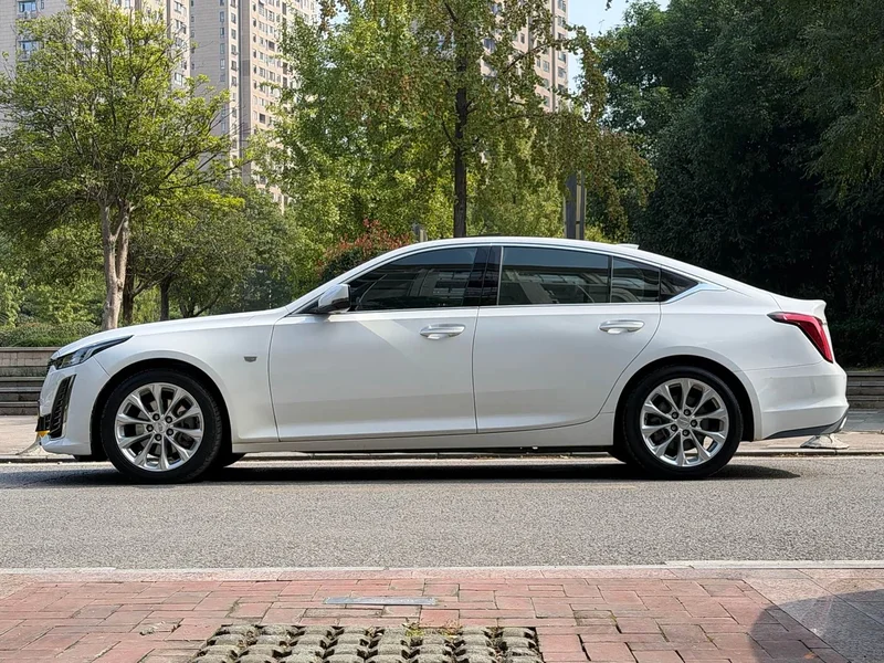 Cadillac CT5 — фото 4