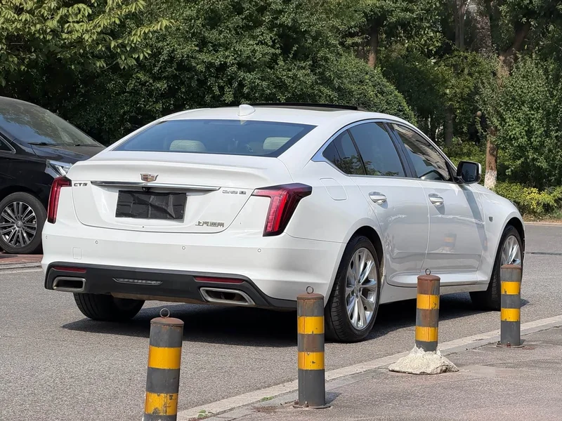Cadillac CT5 — фото 7