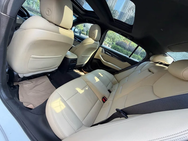 Cadillac CT5 — фото 8