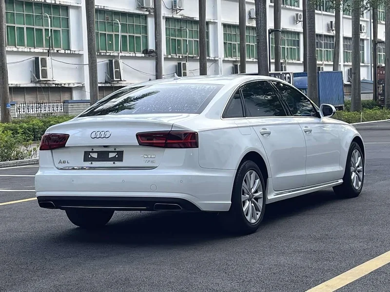 Audi A6L — фото 17