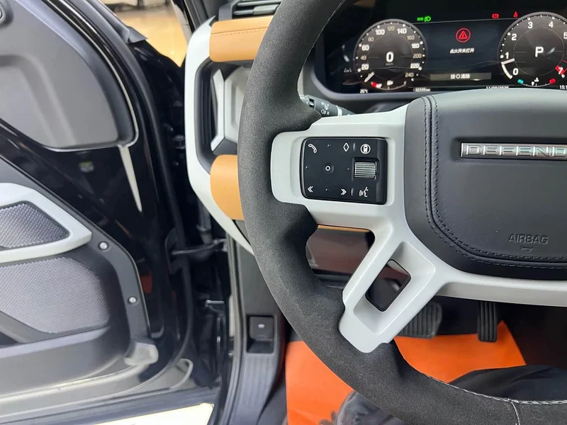 Land Rover Defender — фото 13
