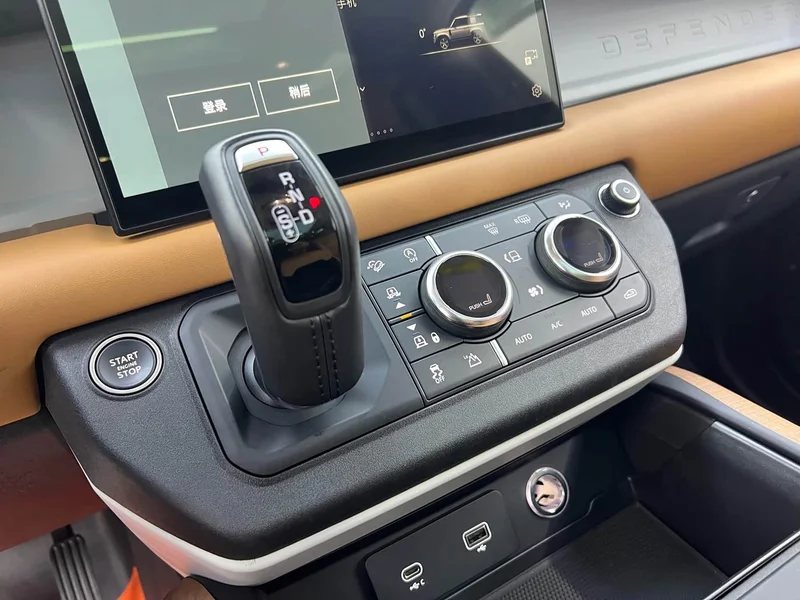 Land Rover Defender — фото 17