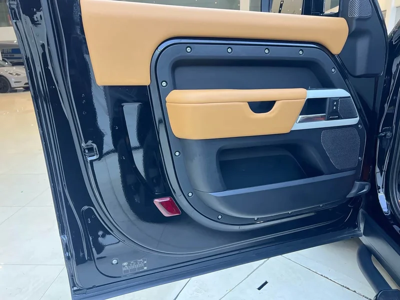 Land Rover Defender — фото 9