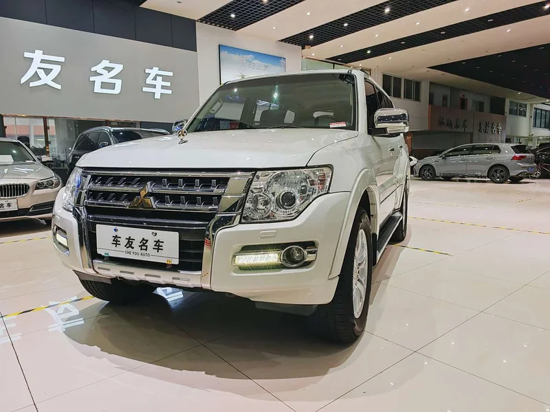 Mitsubishi Pajero (Imported) — фото 1