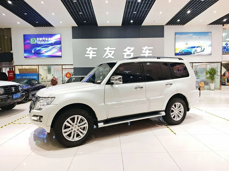 Mitsubishi Pajero (Imported) — фото 2