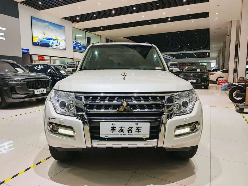 Mitsubishi Pajero (Imported) — фото 3
