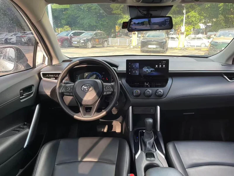 Toyota Corolla Cross — фото 15