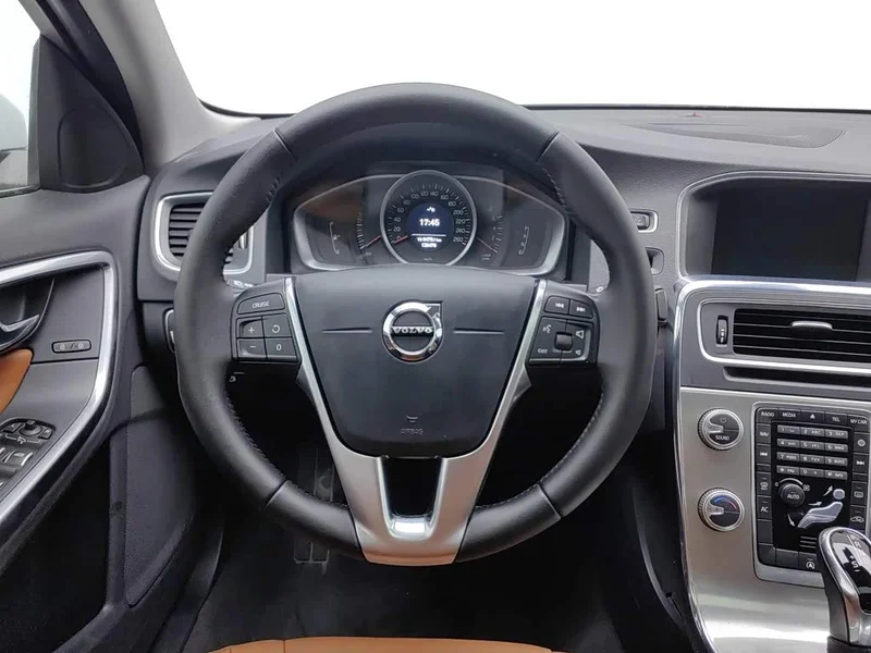 Volvo S60 — фото 11