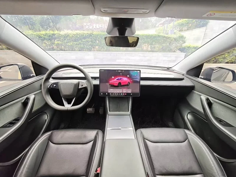 Tesla Model Y — фото 15