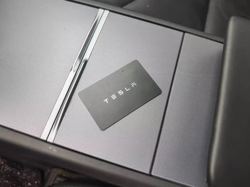 Tesla Model Y — фото 22