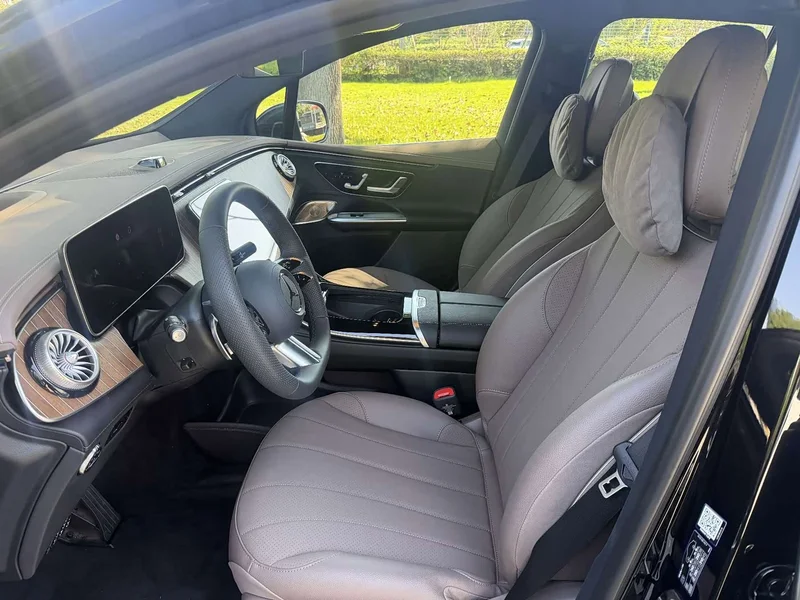 Mercedes-Benz EQE SUV — фото 11