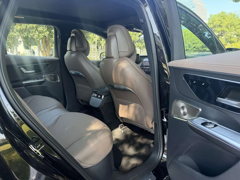 Mercedes-Benz EQE SUV — фото 12