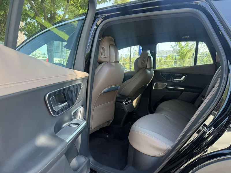 Mercedes-Benz EQE SUV — фото 16