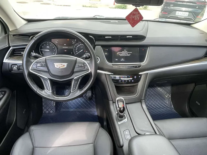 Cadillac XT5 — фото 7