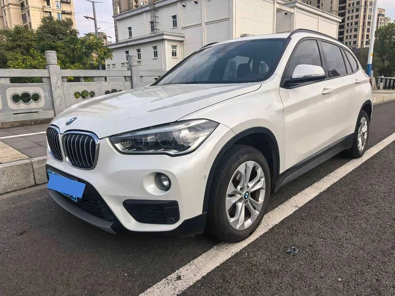 BMW X1 — фото 1