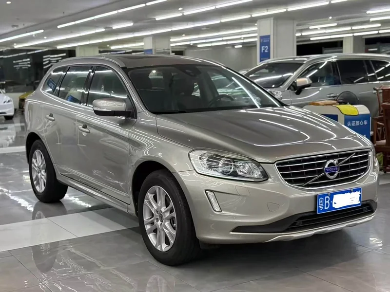 Volvo XC60 — фото 2