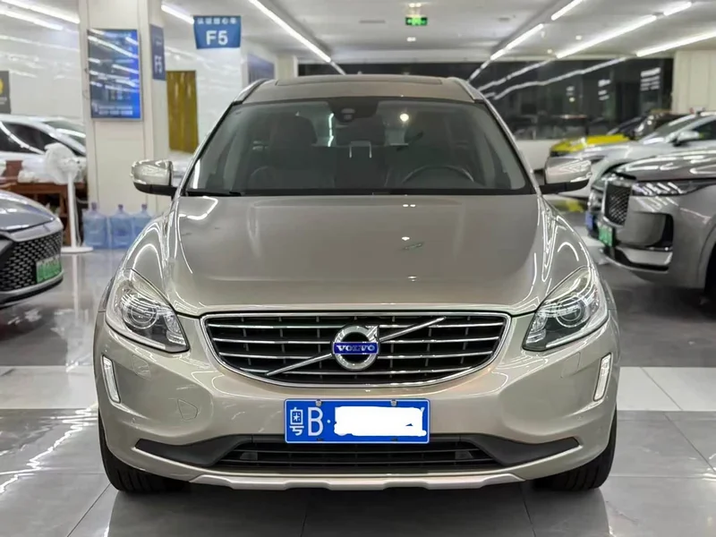 Volvo XC60 — фото 3