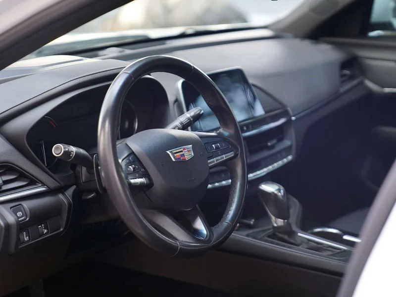 Cadillac CT4 — фото 12