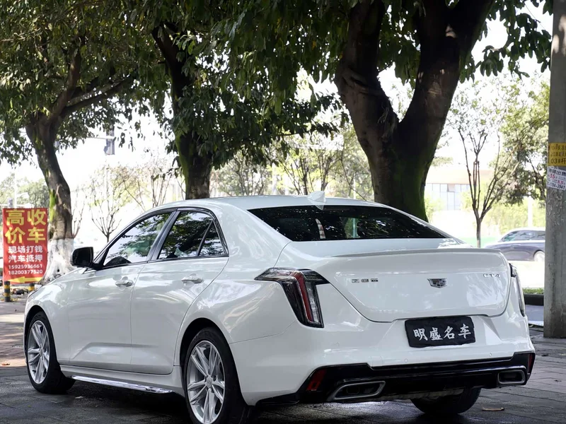 Cadillac CT4 — фото 16