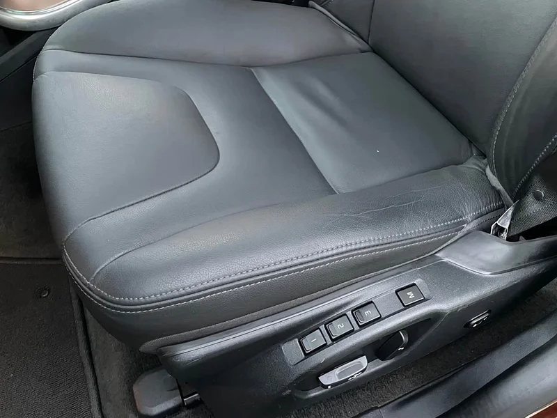 Volvo XC60 — фото 11
